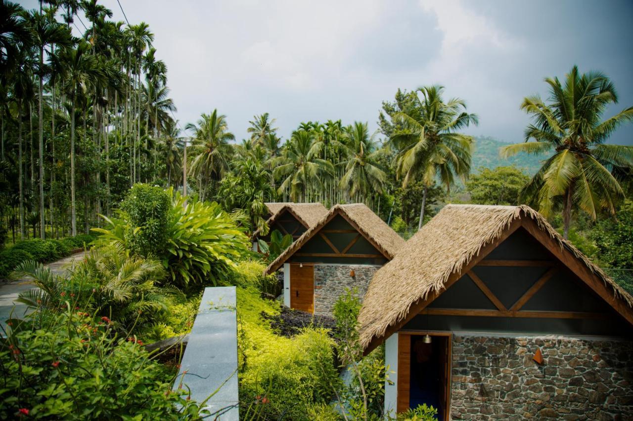 Maayaa Riverside Villa By Kpm Tripenta Attappādi Buitenkant foto